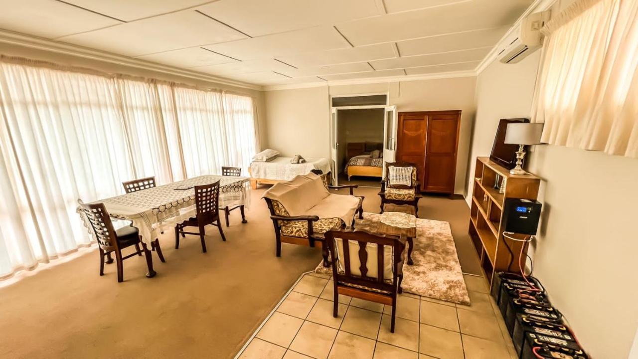 Ladybrand Heritage House Buitenkant foto
